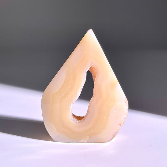 B337◇1点物◇瑪瑙 トーチ◇58×45×13mm◇天然石・鉱物・パワーストーン