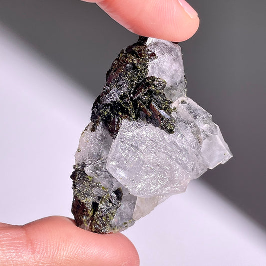 A250◇1点物◇エピドート クラスター◇46×32×17mm◇天然石・鉱物・パワーストーン