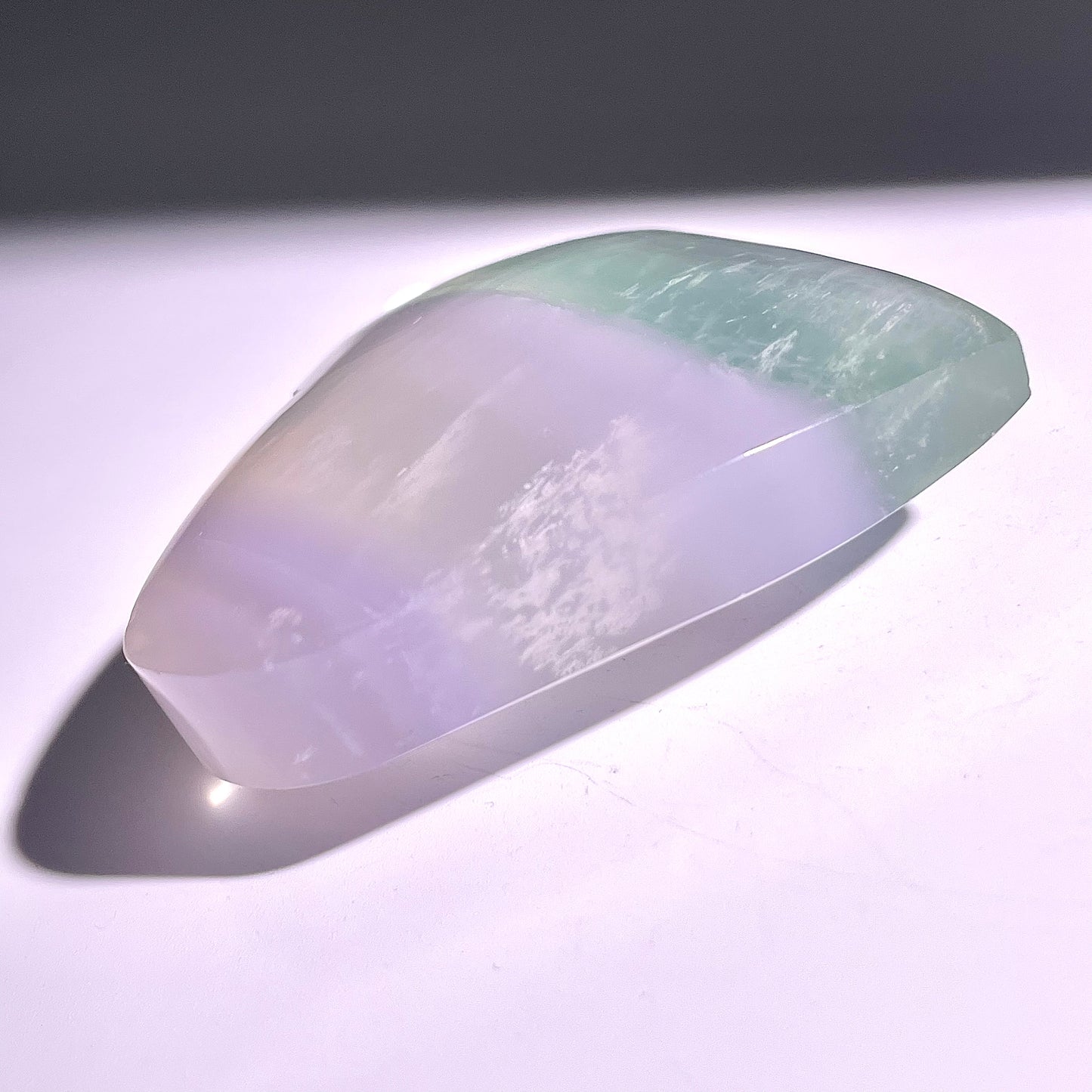 B86◇１点物◇フローライト ハート◇56×66×23mm天然石・鉱物・パワーストーン