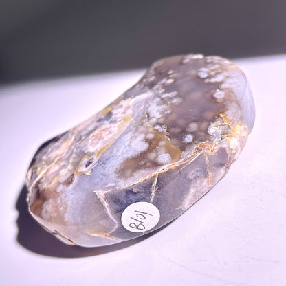 B101◇１点物◇瑪瑙 ムーン◇83×56×21mm天然石・鉱物・パワーストーン