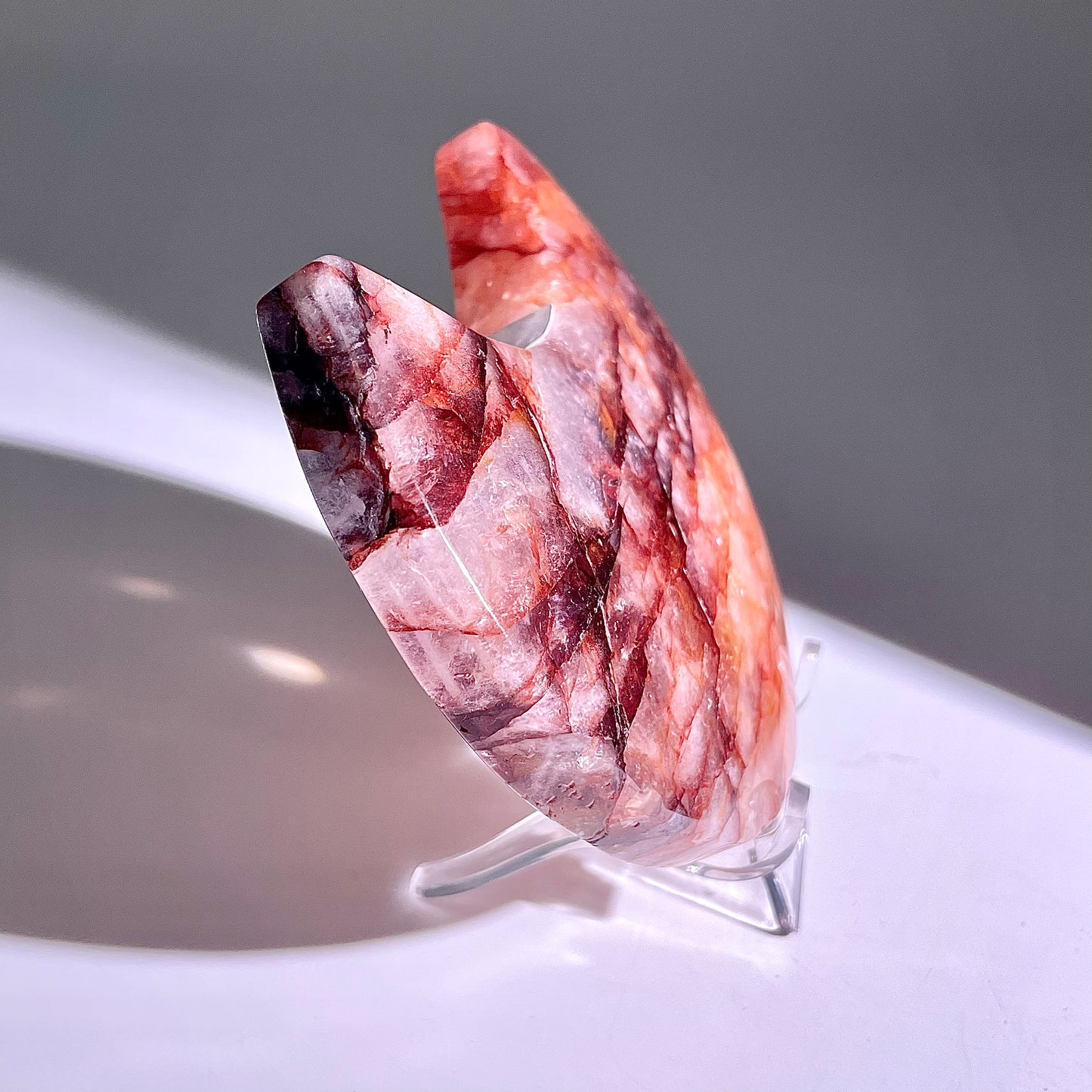 B303◇１点物◇レッドヘマタイトクォーツ ムーン◇113×71×23mm◇天然石・鉱物・パワーストーン