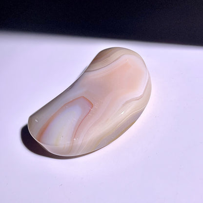 B325◇１点物◇桜瑪瑙 ムーン◇57×36×15mm◇天然石・鉱物・パワーストーン