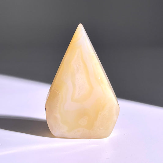 B334◇１点物◇瑪瑙 トーチ◇60×38×14mm◇天然石・鉱物・パワーストーン