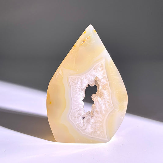 B336◇１点物◇瑪瑙 トーチ◇69×47×13mm◇天然石・鉱物・パワーストーン