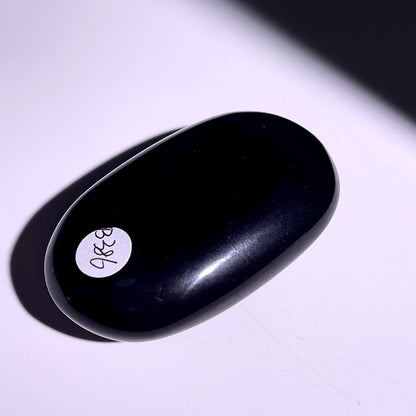 B386◇１点物◇レインボーオブシディアン  パーム◇60×36×18mm◇天然石・鉱物・パワーストーン