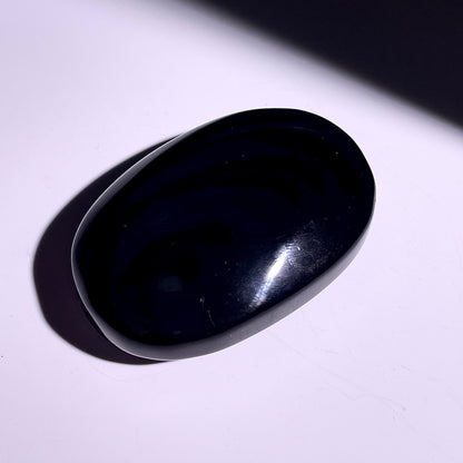 B388◇１点物◇レインボーオブシディアン  パーム◇57×39×18mm◇天然石・鉱物・パワーストーン