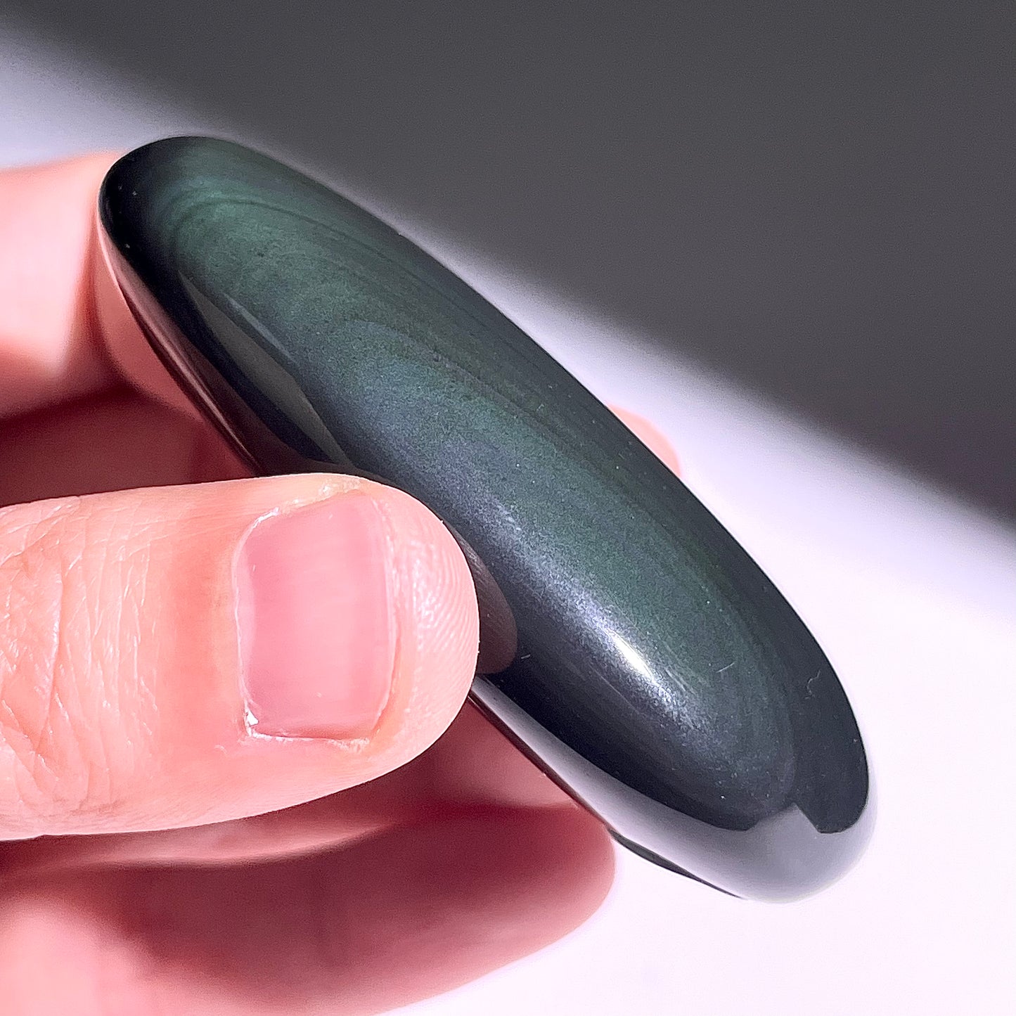 B392◇１点物◇レインボーオブシディアン  パーム◇62×32×18mm◇天然石・鉱物・パワーストーン