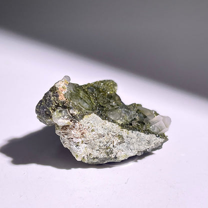 A241◇１点物◇エピドート  クラスター◇31×22×14mm◇天然石・鉱物・パワーストーン