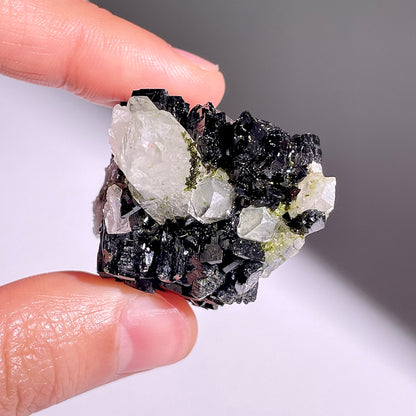 A247◇１点物◇エピドート  クラスター◇40×26×28mm◇天然石・鉱物・パワーストーン